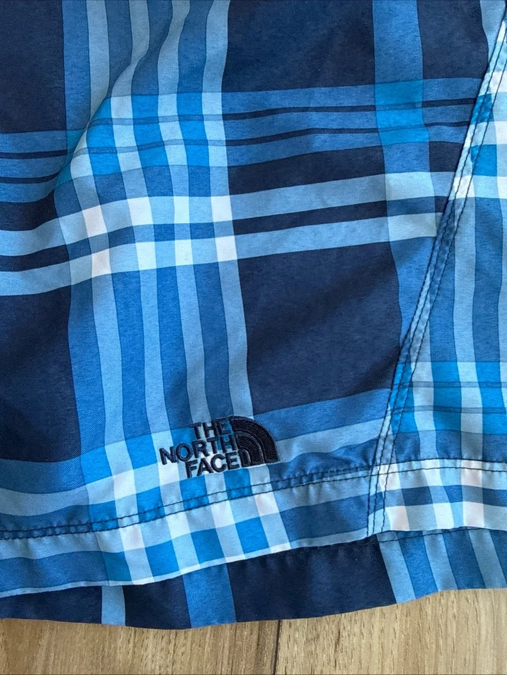 The North Face Swimwear Board Shorts Men’s Sz Large Belted Blue Plaid Lined